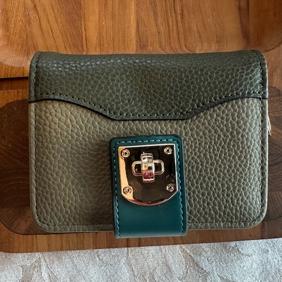 Compact Wallet Green Colorblock - Picture 9 of 9